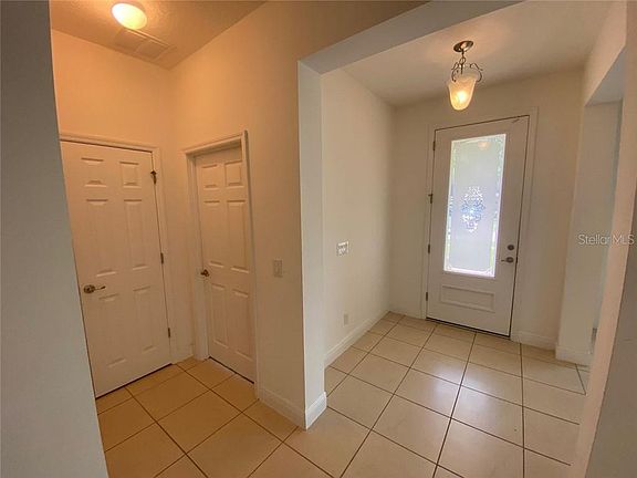 3rd image of 1040 Vinsetta Cir