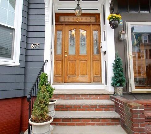 3rd image of 675 E 6th St #1