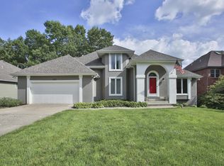 822 E Gaslight Dr, Springfield, MO 65810