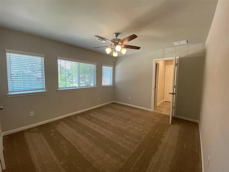 13443 Greenbrier Dr — Photo 9