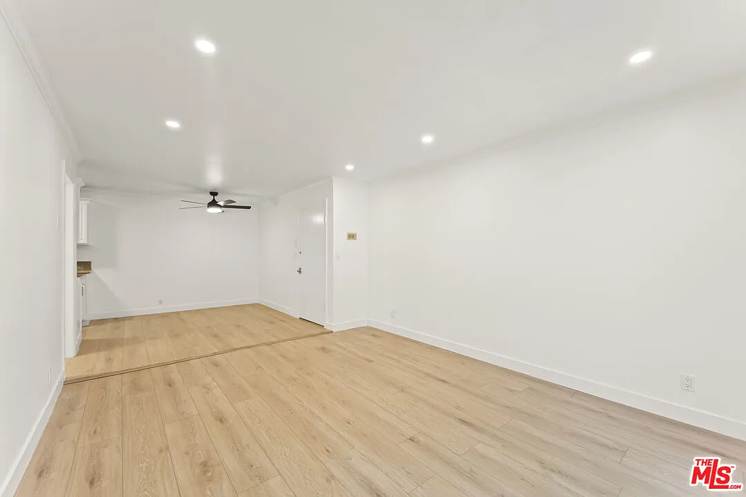 1 bed, 1.0 bath, 900 sqft, $3,390 — Photo 3