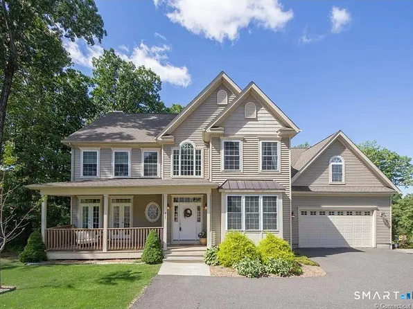 405 Washington Dr, Middlebury, CT 06762