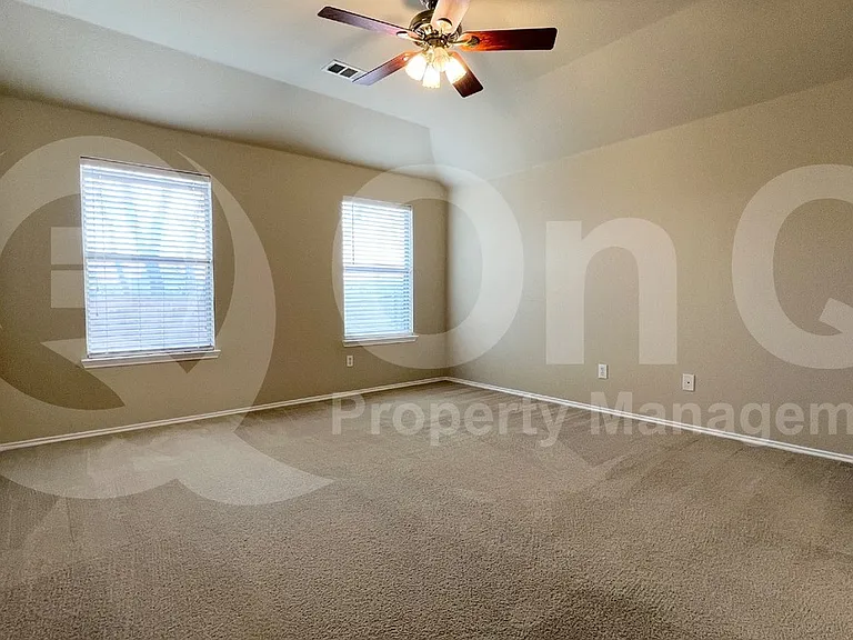 233 Niagara Falls Dr — Photo 14