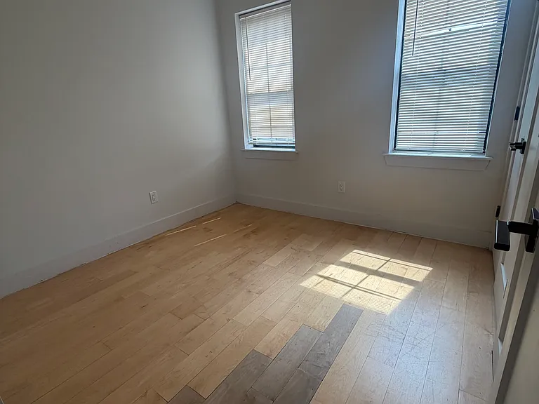 517 Grand Ave #2 — Photo 6