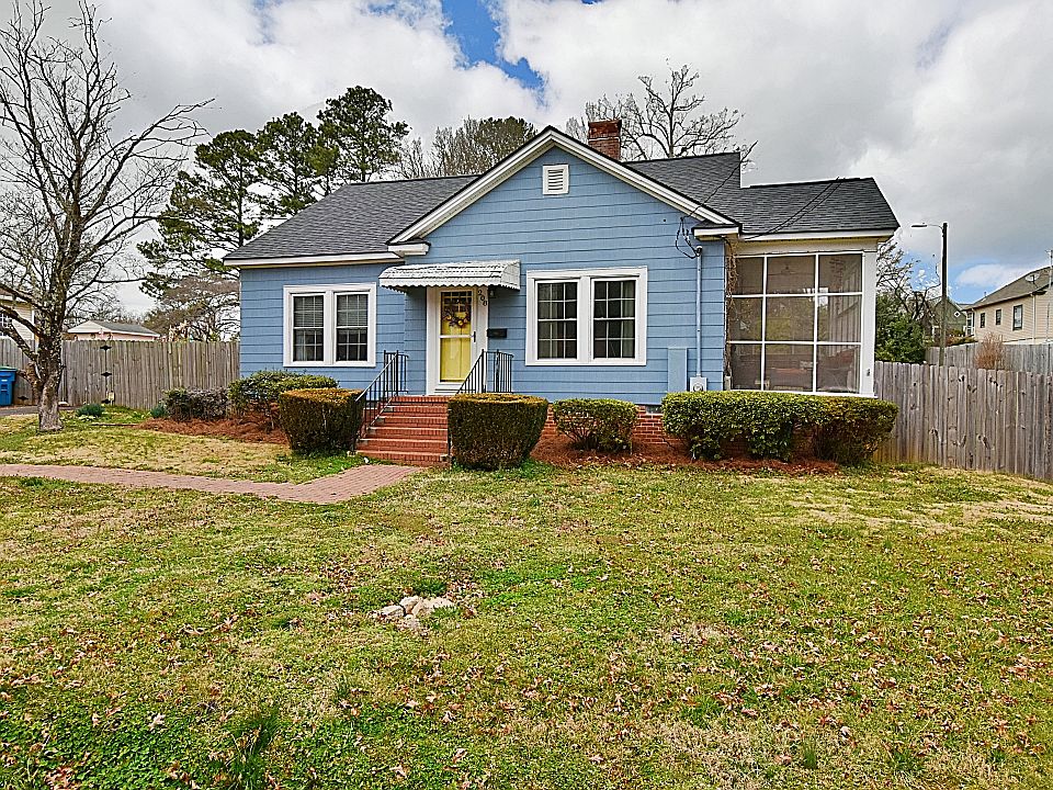 1st image of 208 Park Dr