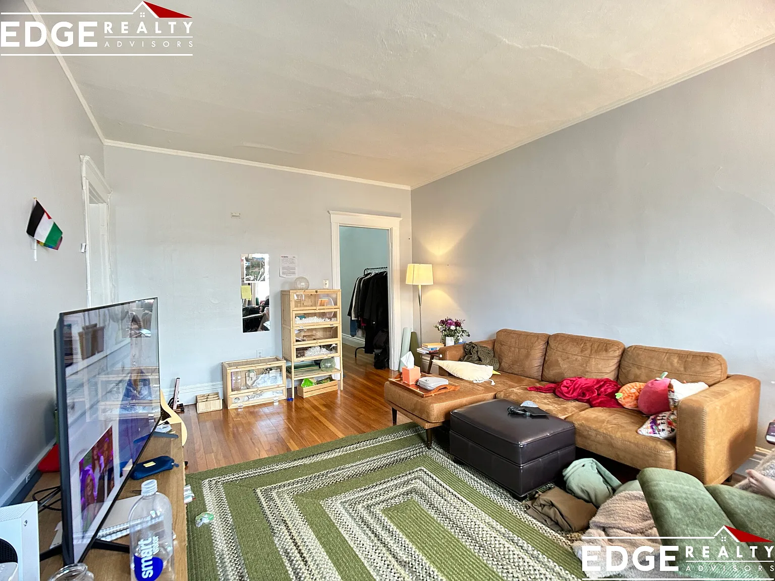 2 bed, 800 sqft, $2,700 — Photo 2