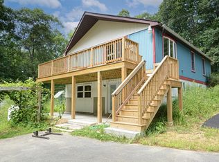 529 South Rd, Oakham, MA 01068