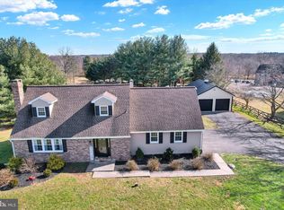 210 Sunset Rd, Schwenksville, PA 19473
