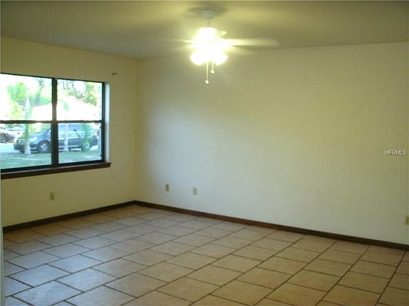 3rd image of 44 S Lancelot Ave