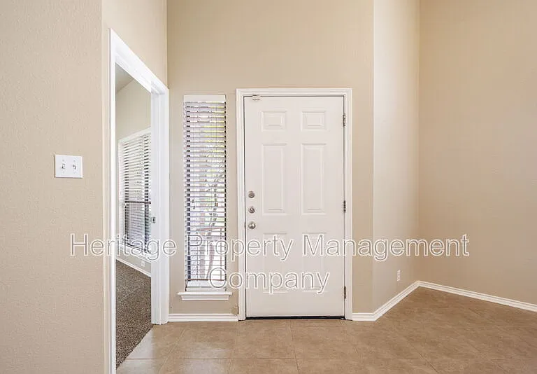 1932 Broken Oak St — Photo 5