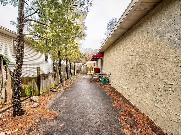 5th image of 1751 Todd Dr