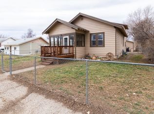374 N 7th Ave, Forsyth, MT 59327