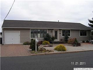1st image of 65 Blue Heron Dr S