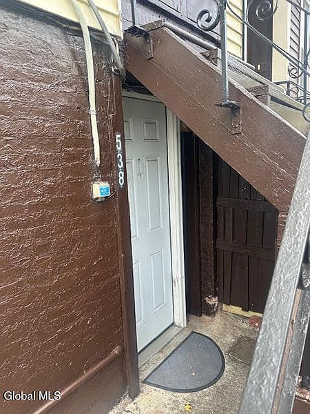 5th image of 538 Hamilton Street