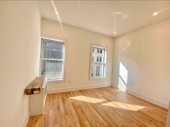 3rd image of 111 E 26th St #D92