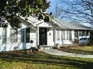 405 Cox Ave, Thomasville, NC 27360