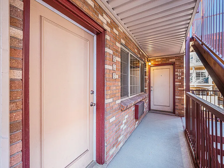 36 N Emerson St #205 — Photo 16