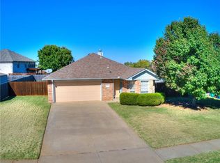 10305 NW 45th St, Yukon, OK 73099