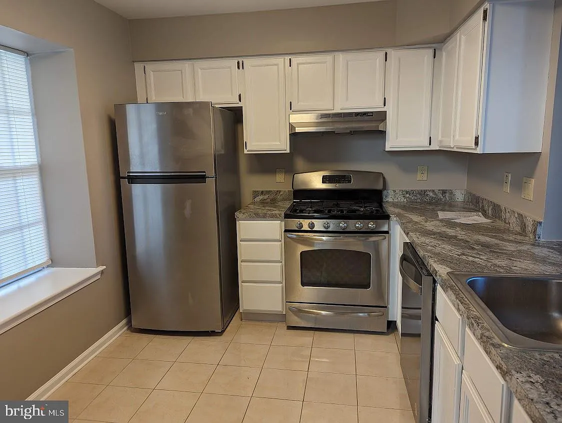 2 bed, 2.5 bath, 1506 sqft, $3,100 — Photo 4