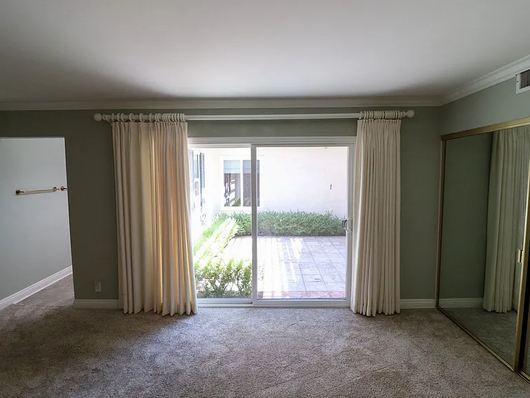 1050 Pacifica Dr — Photo 19