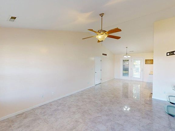 4th image of 4090 Pinehurst Dr