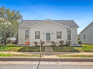 205 High St, Platte City, MO 64079