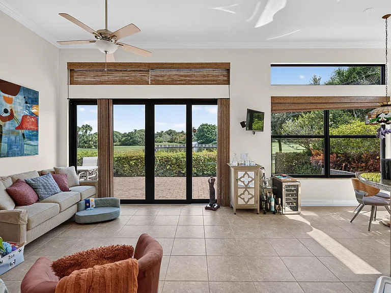 210 Coral Cay Ter — Photo 17