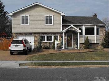 1st image of 67 Alexander Ave