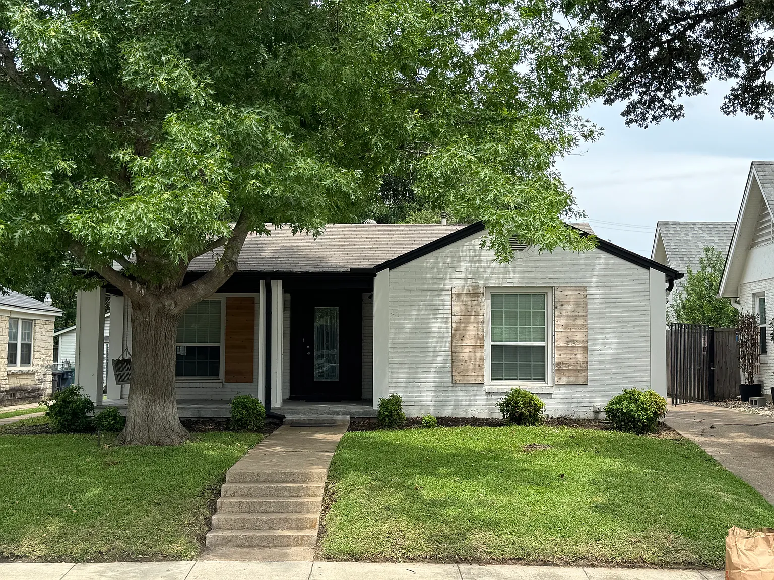 3253 Cockrell Ave — Photo 1