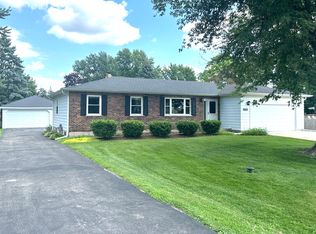 1920 Rivers Dr, Sycamore, IL 60178