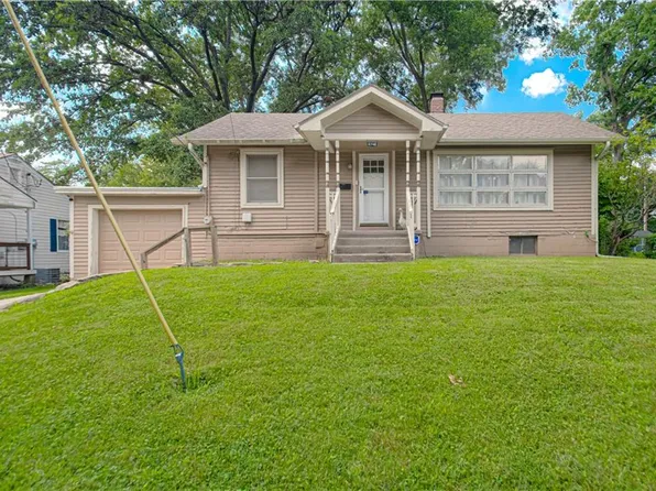 4748 Reinhardt Dr, Roeland Park, KS 66205