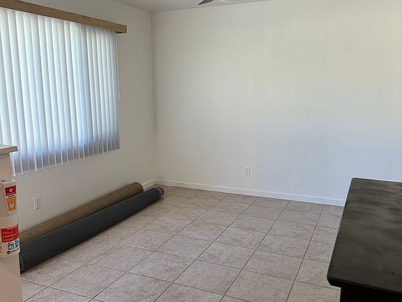 4th image of 3720 White Ln #4