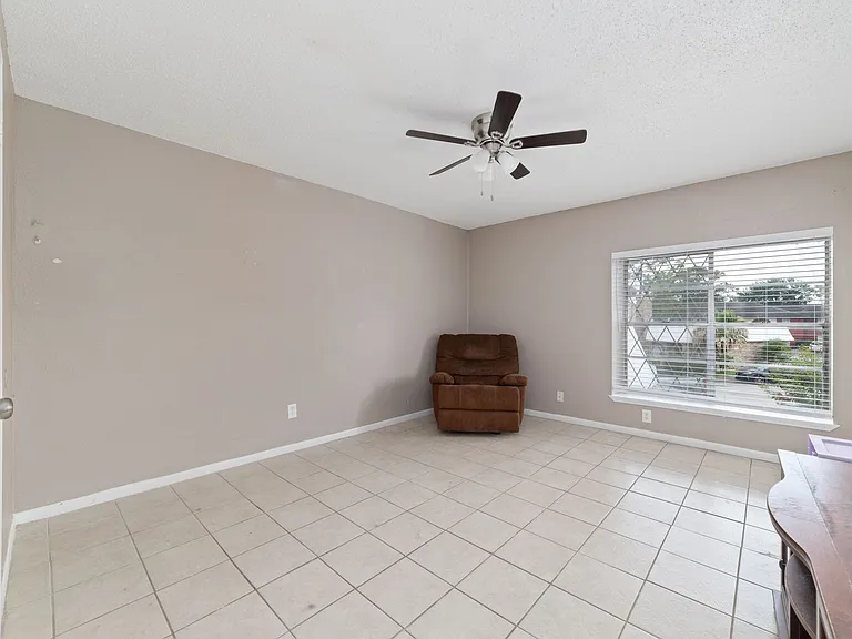 Newly Renovated Apartment In Houston — Photo 32