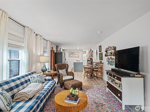 4th image of 869 Schmid Road