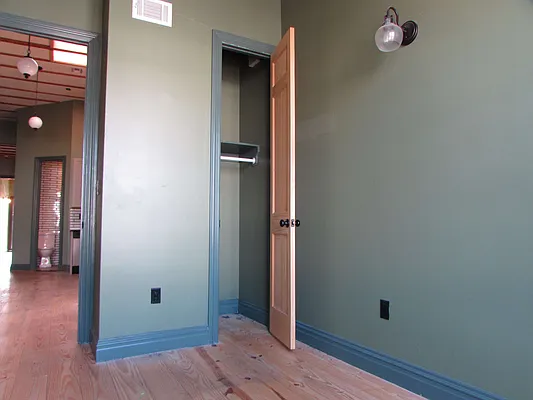 Rented by Premier Metro Realty Corp | media 38