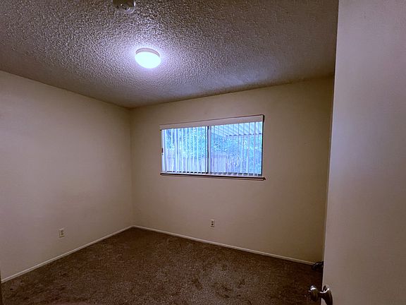 5th image of 1607 Cindy Cir APT B