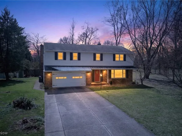 1044 Linden Ln, Lyndhurst, OH 44124