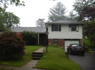 31 Hilldale Rd, Cheltenham, PA 19012