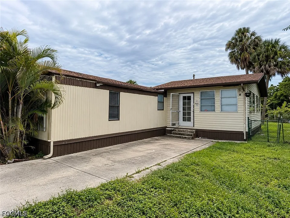130 Lantern Pl