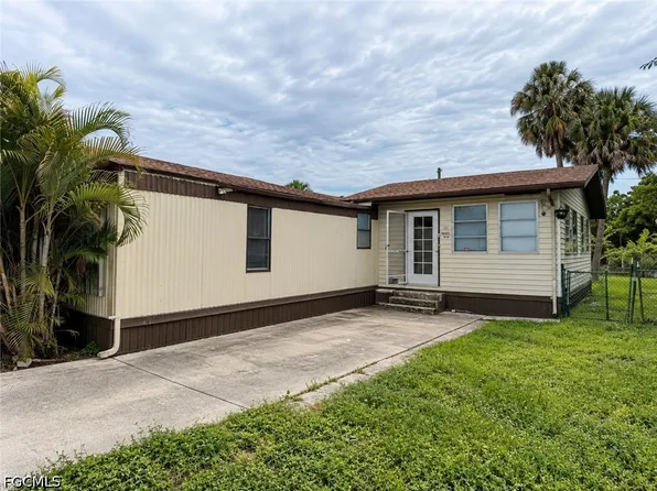 130 Lantern Pl, North Fort Myers, FL 33917