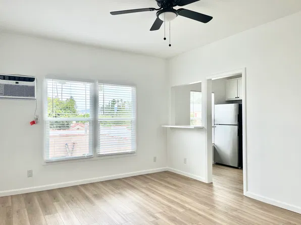 5200 Marathon St APT 208, Los Angeles, CA 90038