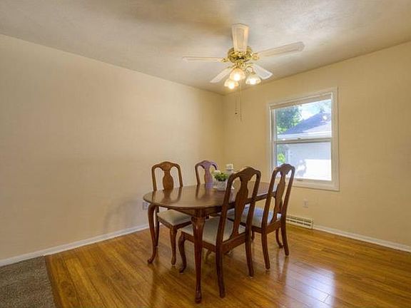4th image of 166 White Bear Ave N