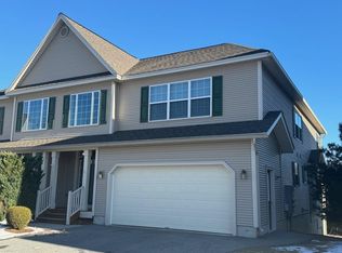 16 Laurel Dr, Essex Jct, VT 05452