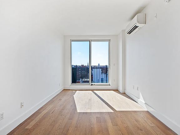 4th image of 824 Lexington Ave #6A