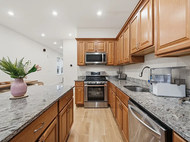 77 North St #77 — Photo 1