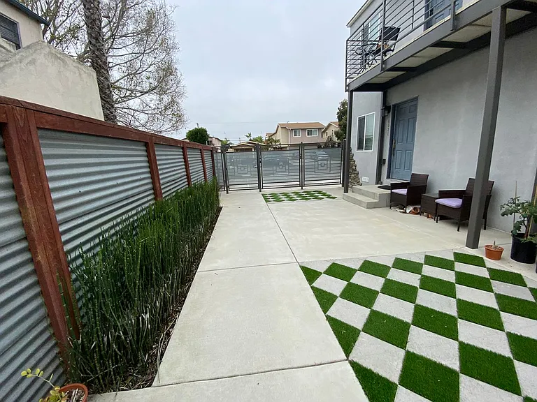 AC! In Unit Washer & Dryer! Reserved Onsite Parking! Downstairs Home! — Photo 19