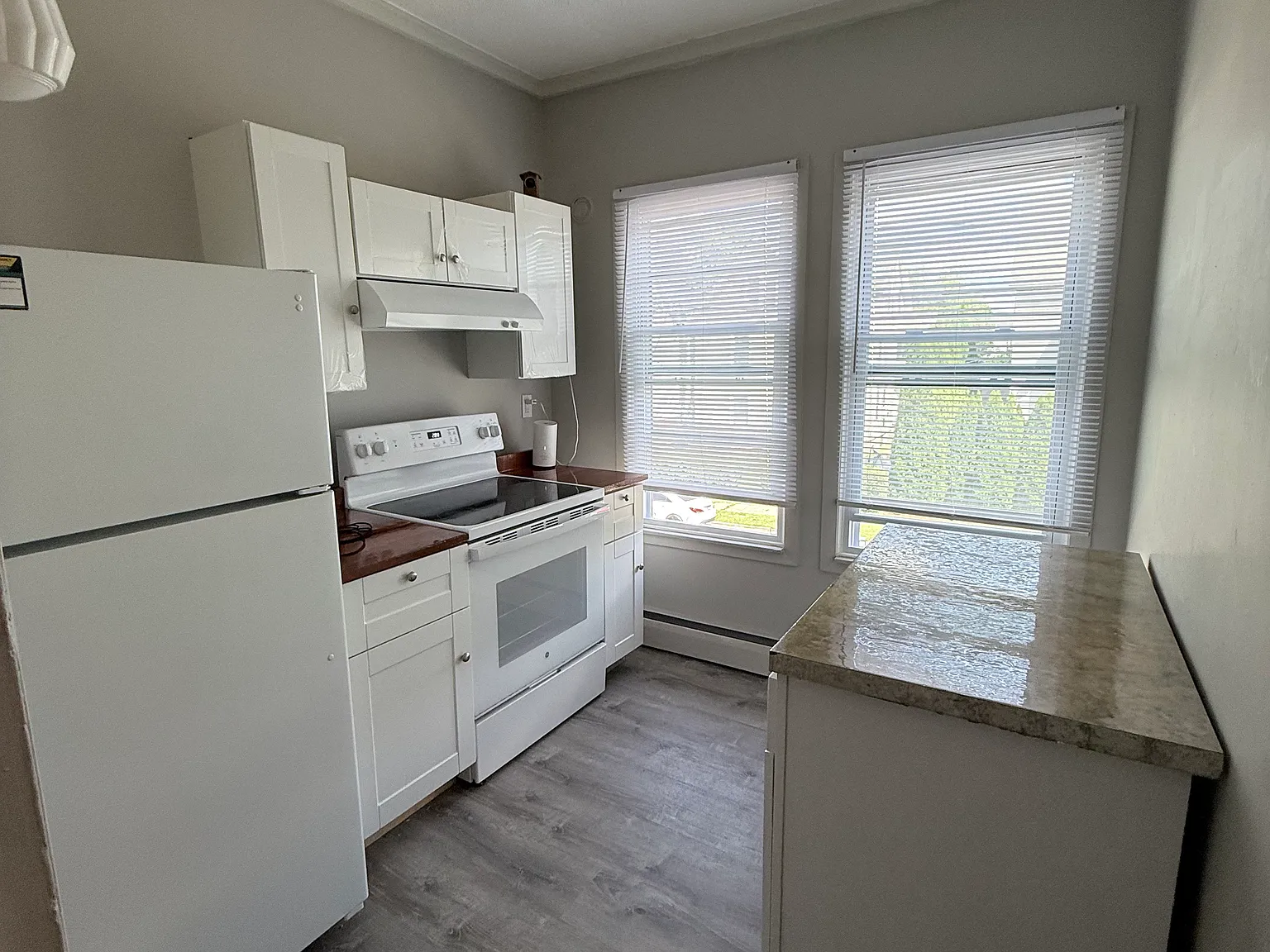 3 bed, $2,000 — Photo 4