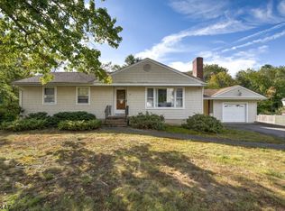37 Dupont Ter, Wayne, NJ 07470