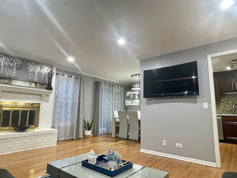 1st image of 116 Villa Circle Dr #5