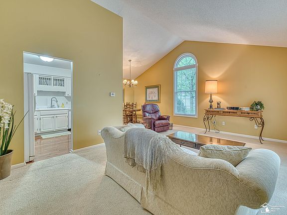 5th image of 66 Linswood St